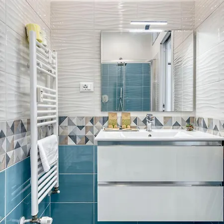 Front Station - Stazione Di * בולוניה