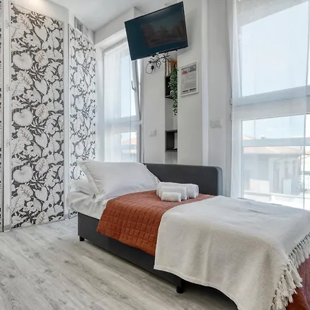 Front Station - Stazione Di *