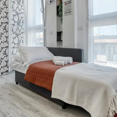 Front Station - Stazione Di *