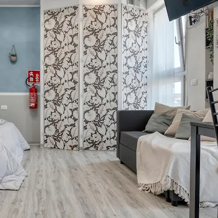 Front Station - Stazione Di Apartment *